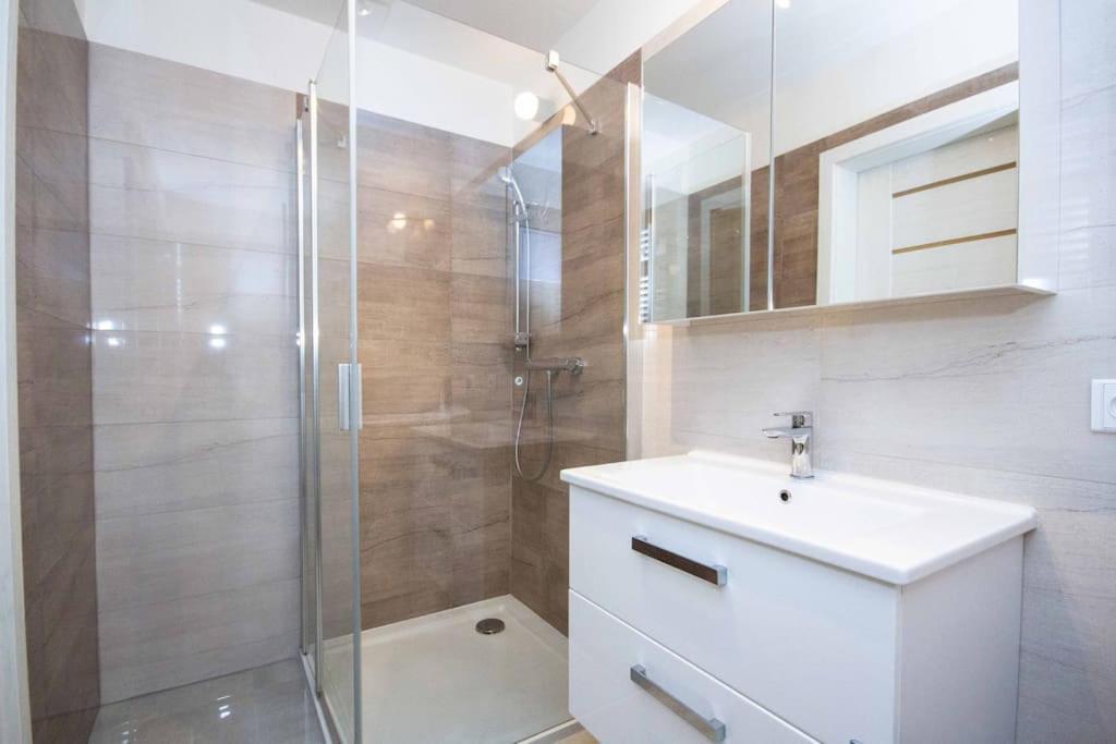 Apartment In Bratislava With Free Parking Esterno foto