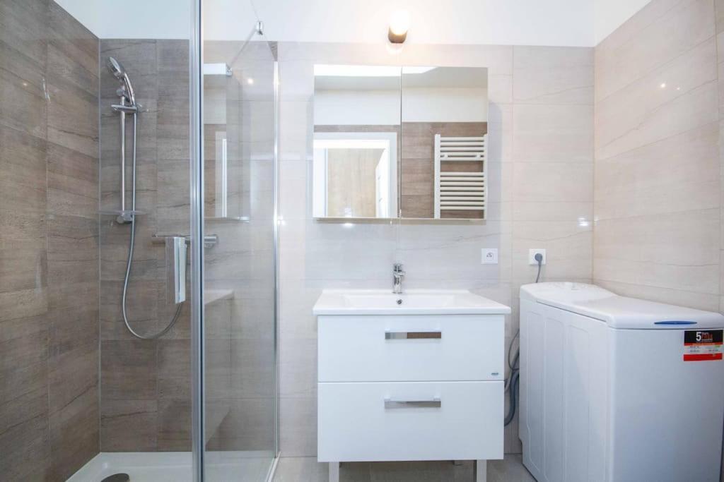 Apartment In Bratislava With Free Parking Esterno foto