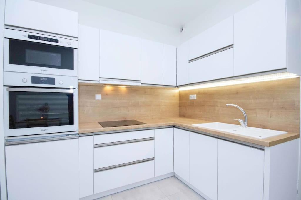 Apartment In Bratislava With Free Parking Esterno foto